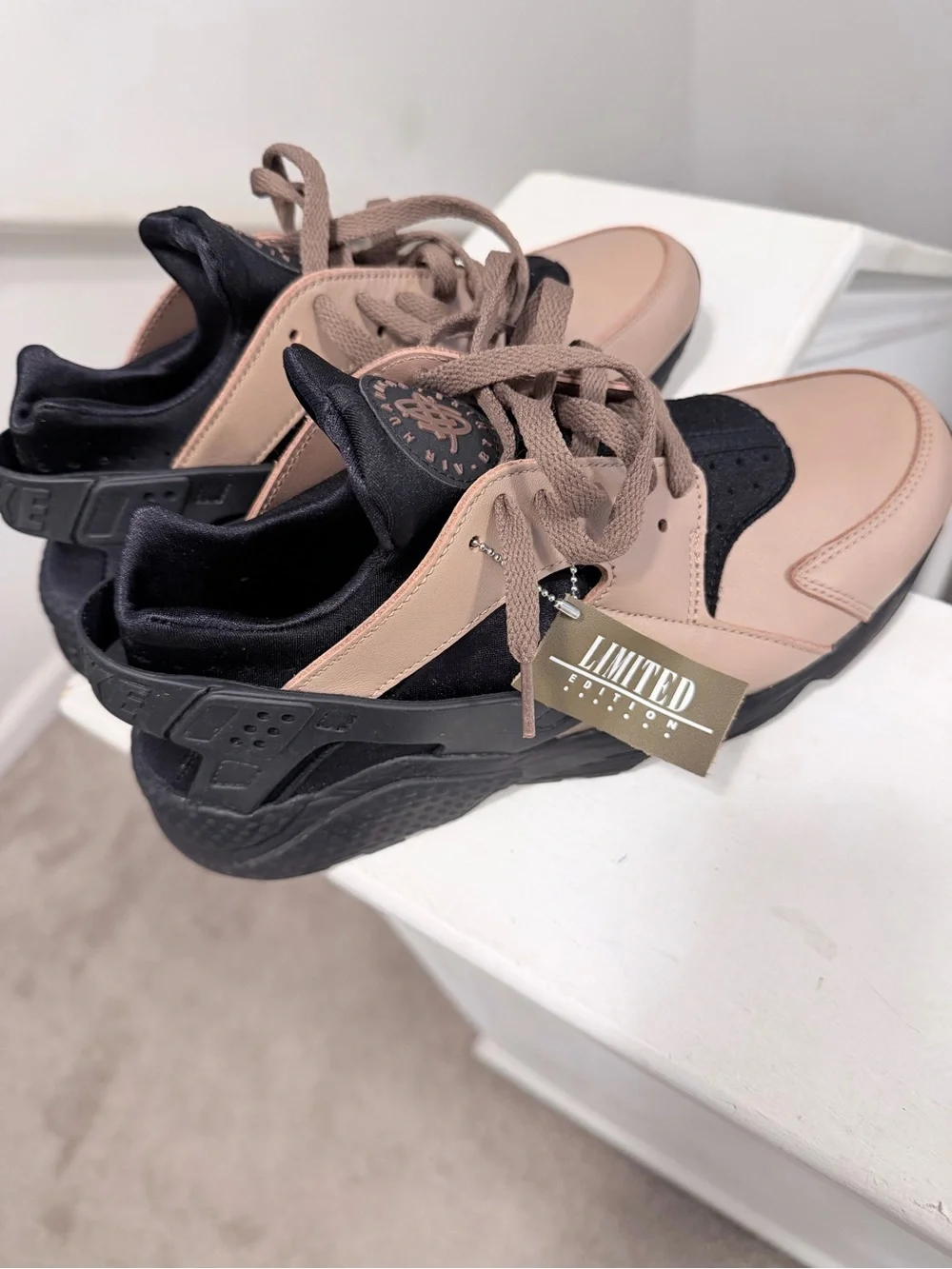 Nike Air Huarache Low-Top Sneakers in Blush Pink and Black